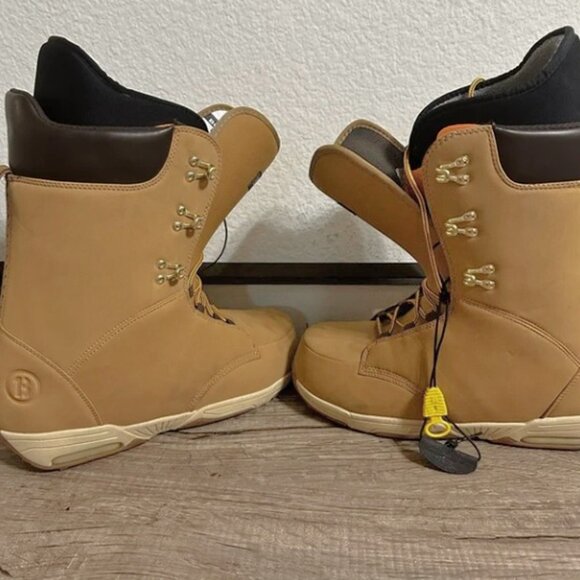 Burton Boxer Mens Snowboard Boots! Size 10 Tan Hiking Boot Excellent Condition - Picture 2 of 4